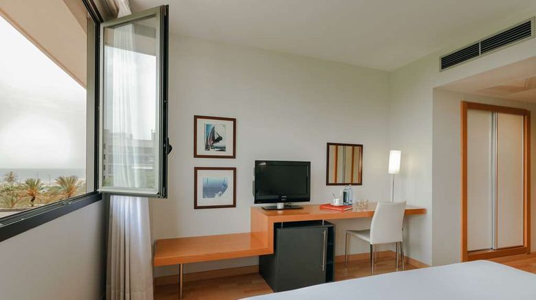 <b>Catalonia Barcelona Beach Room</b>. Images powered by <a href="https://iceportal.shijigroup.com/" title="IcePortal" target="_blank">IcePortal</a>.