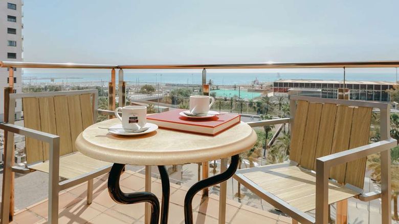 <b>Catalonia Barcelona Beach Room</b>. Images powered by <a href="https://iceportal.shijigroup.com/" title="IcePortal" target="_blank">IcePortal</a>.