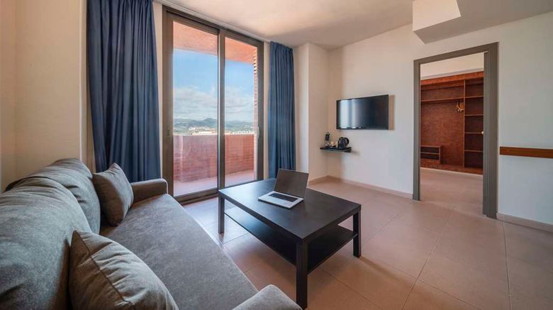 <b>Hesperia Sant Joan Room</b>. Images powered by <a href="https://iceportal.shijigroup.com/" title="IcePortal" target="_blank">IcePortal</a>.