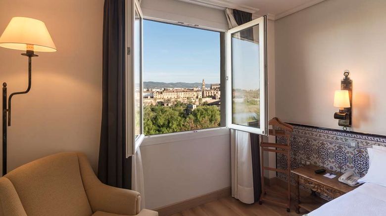 <b>Hesperia Cordoba Room</b>. Images powered by <a href="https://iceportal.shijigroup.com/" title="IcePortal" target="_blank">IcePortal</a>.