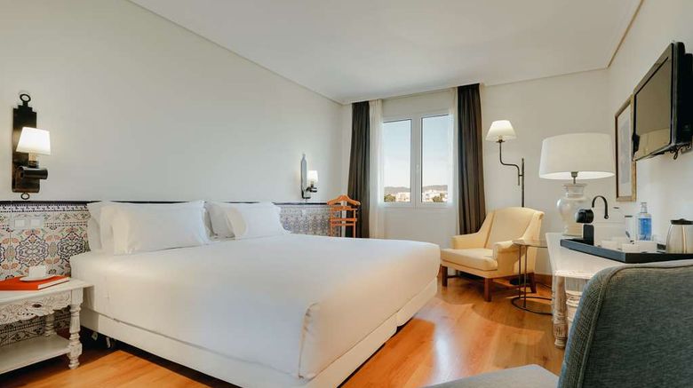 <b>Hesperia Cordoba Room</b>. Images powered by <a href="https://iceportal.shijigroup.com/" title="IcePortal" target="_blank">IcePortal</a>.