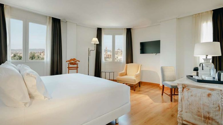 <b>Hesperia Cordoba Room</b>. Images powered by <a href="https://iceportal.shijigroup.com/" title="IcePortal" target="_blank">IcePortal</a>.
