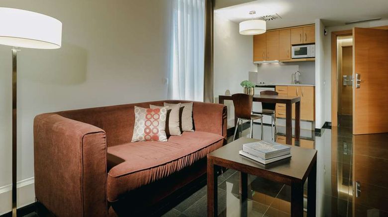 <b>Hesperia Barcelona Fira Suites Room</b>. Images powered by <a href="https://iceportal.shijigroup.com/" title="IcePortal" target="_blank">IcePortal</a>.