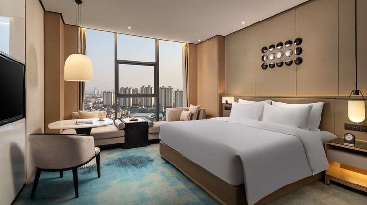 Ramada Plaza by Wyndham Xiangyang Suite