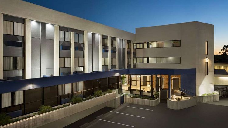 Baymont by Wyndham Monterey Park Exterior