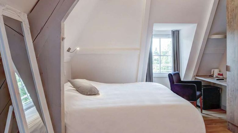 <b>Le Chateau Du Bost Room</b>. Images powered by <a href="https://iceportal.shijigroup.com/" title="IcePortal" target="_blank">IcePortal</a>.