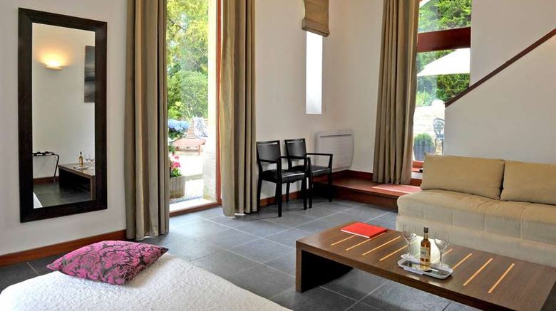 <b>Hotel-Chateau de Bellefontaine Room</b>. Images powered by <a href="https://iceportal.shijigroup.com/" title="IcePortal" target="_blank">IcePortal</a>.