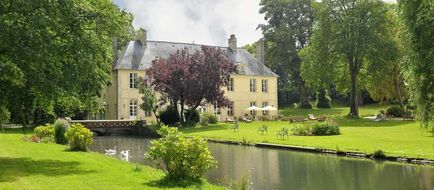 Hotel-Chateau de Bellefontaine Exterior