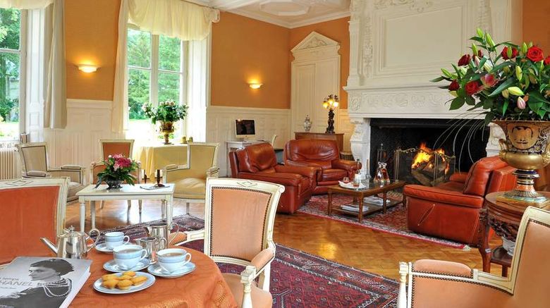 <b>Hotel-Chateau de Bellefontaine Restaurant</b>. Images powered by <a href="https://iceportal.shijigroup.com/" title="IcePortal" target="_blank">IcePortal</a>.