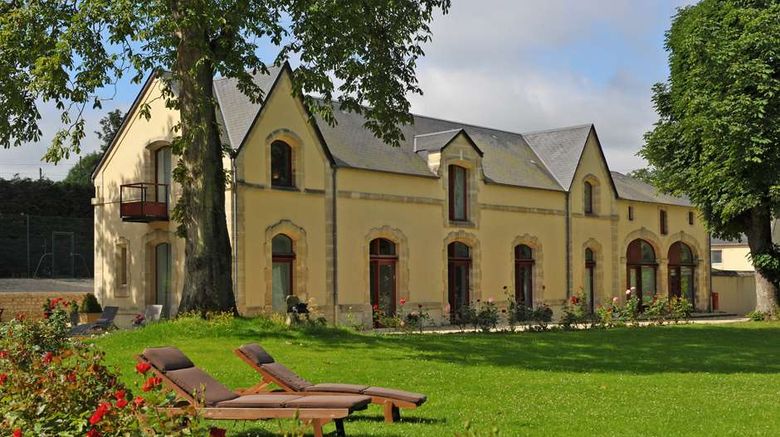 <b>Hotel-Chateau de Bellefontaine Exterior</b>. Images powered by <a href="https://iceportal.shijigroup.com/" title="IcePortal" target="_blank">IcePortal</a>.