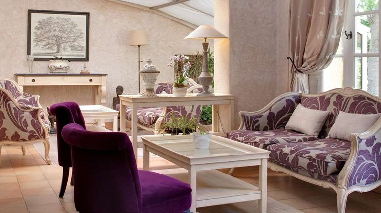 <b>Hotel Mas de Fauchon Lobby</b>. Images powered by <a href="https://iceportal.shijigroup.com/" title="IcePortal" target="_blank">IcePortal</a>.