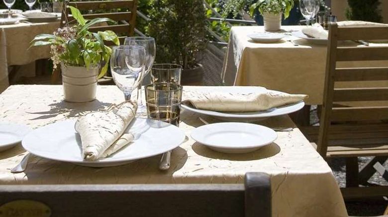 <b>Hotel le Viscos Restaurant</b>. Images powered by <a href="https://iceportal.shijigroup.com/" title="IcePortal" target="_blank">IcePortal</a>.