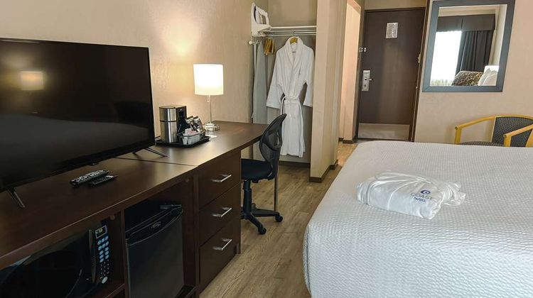 Coast Swift Current Hotel Room