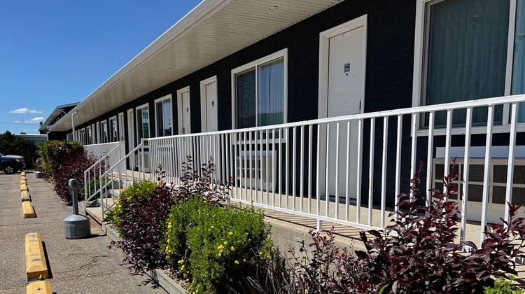 Coast Swift Current Hotel Exterior