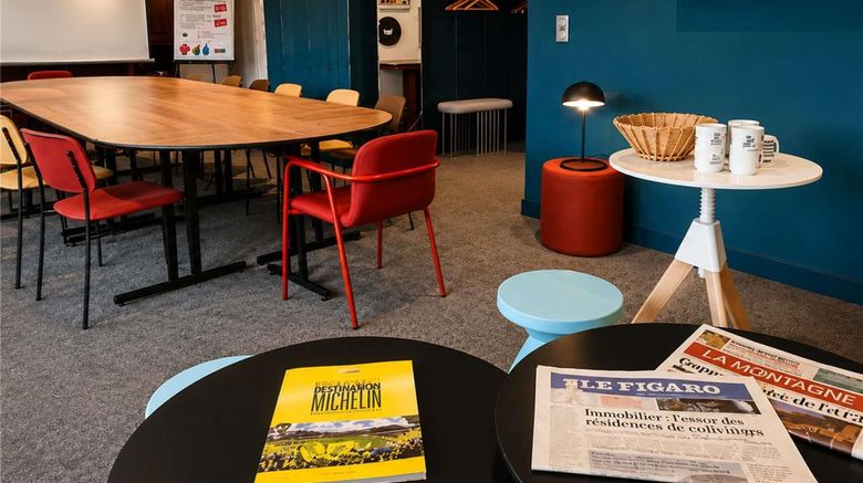 <b>Ibis Styles Clermont-Ferrand Gare Meeting</b>. Images powered by <a href="https://iceportal.shijigroup.com/" title="IcePortal" target="_blank">IcePortal</a>.