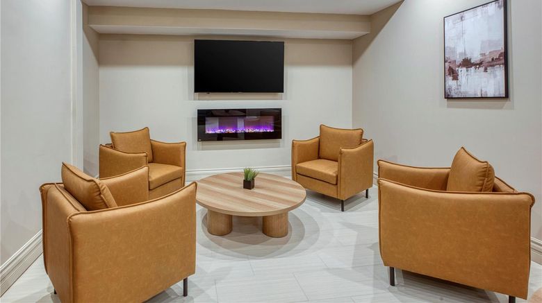 <b>Best Western Kincardine Lobby</b>. Images powered by <a href="https://iceportal.shijigroup.com/" title="IcePortal" target="_blank">IcePortal</a>.