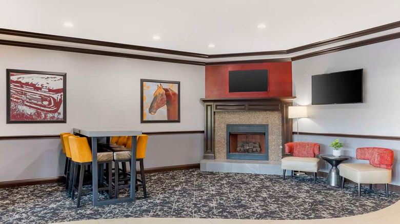 <b>Best Western Carthage Inn & Suites Lobby</b>. Images powered by <a href="https://iceportal.shijigroup.com/" title="IcePortal" target="_blank">IcePortal</a>.