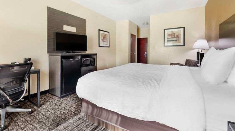 <b>Best Western Carthage Inn & Suites Room</b>. Images powered by <a href="https://iceportal.shijigroup.com/" title="IcePortal" target="_blank">IcePortal</a>.