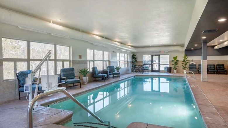 <b>Best Western Plus Mountain Lodge Pool</b>. Images powered by <a href="https://iceportal.shijigroup.com/" title="IcePortal" target="_blank">IcePortal</a>.