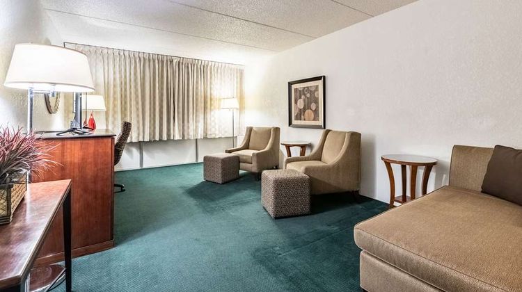 Quality Inn & Suites Albert Lea Suite