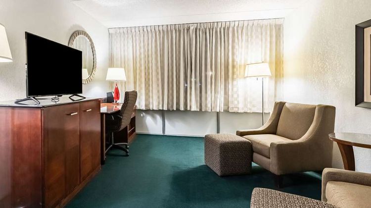 Quality Inn & Suites Albert Lea Suite
