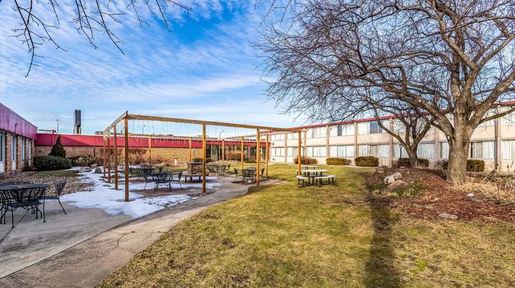 Quality Inn & Suites Albert Lea Exterior