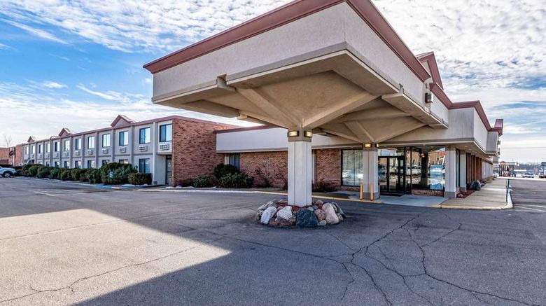 <b>Quality Inn & Suites Albert Lea Exterior</b>. Images powered by <a href="https://iceportal.shijigroup.com/" title="IcePortal" target="_blank">IcePortal</a>.