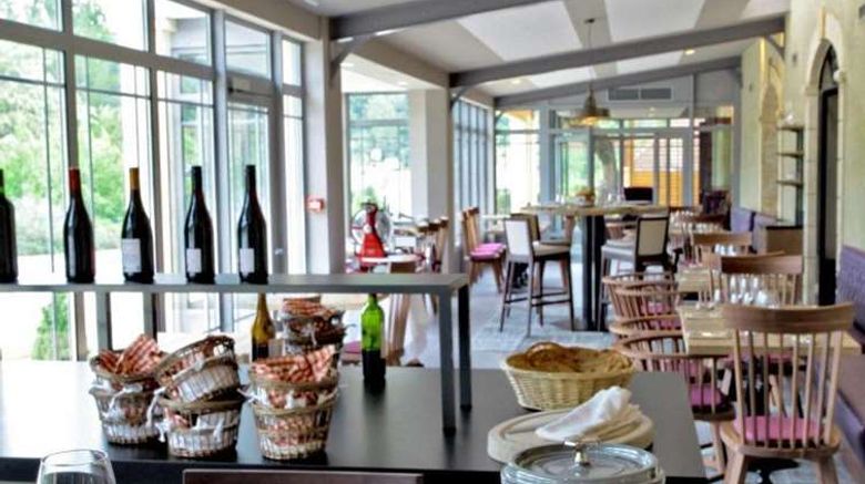 <b>Hotel Les Glycines Restaurant</b>. Images powered by <a href="https://iceportal.shijigroup.com/" title="IcePortal" target="_blank">IcePortal</a>.
