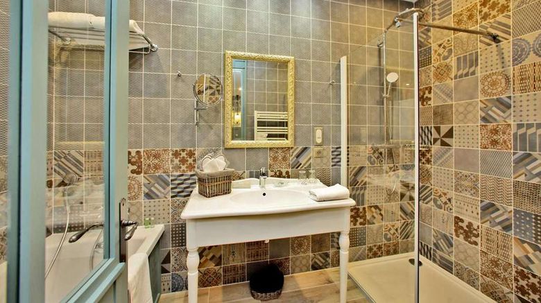 <b>Hotel Les Glycines Room</b>. Images powered by <a href="https://iceportal.shijigroup.com/" title="IcePortal" target="_blank">IcePortal</a>.