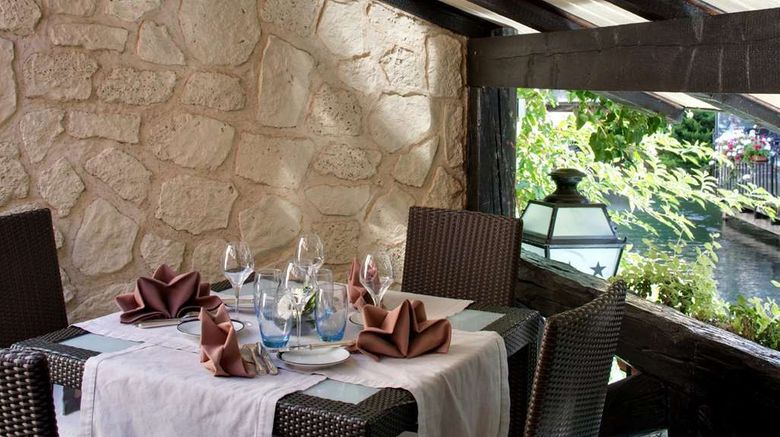 <b>Hotel Restaurant le Marechal Restaurant</b>. Images powered by <a href="https://iceportal.shijigroup.com/" title="IcePortal" target="_blank">IcePortal</a>.