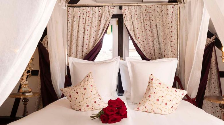 <b>Hotel Restaurant le Marechal Room</b>. Images powered by <a href="https://iceportal.shijigroup.com/" title="IcePortal" target="_blank">IcePortal</a>.
