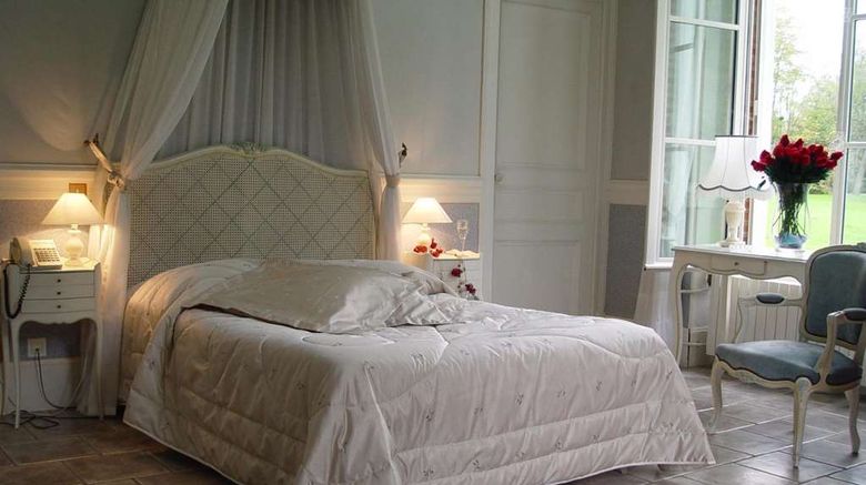 <b>L'Hostellerie du Chateau les Muids Room</b>. Images powered by <a href="https://iceportal.shijigroup.com/" title="IcePortal" target="_blank">IcePortal</a>.