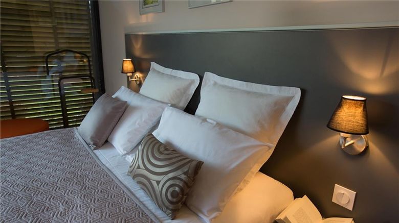 <b>Le Petit Coq aux Champs Room</b>. Images powered by <a href="https://iceportal.shijigroup.com/" title="IcePortal" target="_blank">IcePortal</a>.