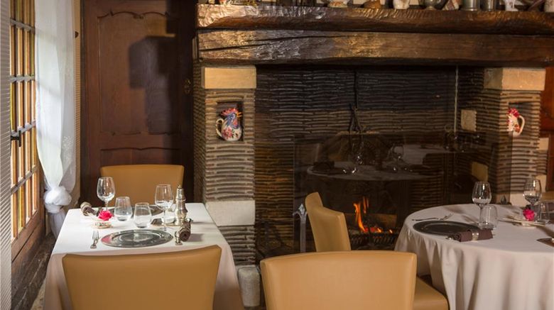 <b>Le Petit Coq aux Champs Restaurant</b>. Images powered by <a href="https://iceportal.shijigroup.com/" title="IcePortal" target="_blank">IcePortal</a>.