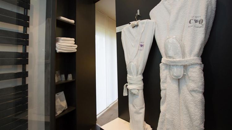 Le Petit Coq aux Champs Room