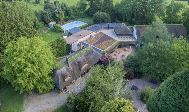 Le Petit Coq aux Champs Exterior