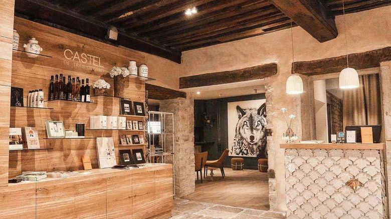 <b>Castel de Tres Girard Lobby</b>. Images powered by <a href="https://iceportal.shijigroup.com/" title="IcePortal" target="_blank">IcePortal</a>.