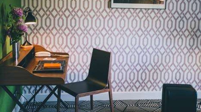 <b>Castel de Tres Girard Room</b>. Images powered by <a href="https://iceportal.shijigroup.com/" title="IcePortal" target="_blank">IcePortal</a>.