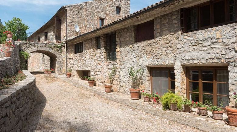 <b>Domaine du Lac Exterior</b>. Images powered by <a href="https://iceportal.shijigroup.com/" title="IcePortal" target="_blank">IcePortal</a>.