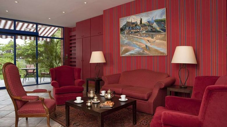 <b>Grand Hotel de Solesmes Lobby</b>. Images powered by <a href="https://iceportal.shijigroup.com/" title="IcePortal" target="_blank">IcePortal</a>.