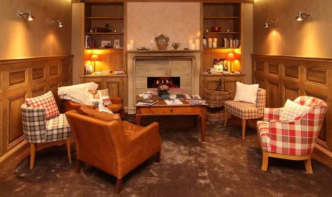 Hotel Beaucour Lobby