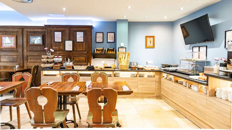 <b>Hotel Beaucour Restaurant</b>. Images powered by <a href="https://iceportal.shijigroup.com/" title="IcePortal" target="_blank">IcePortal</a>.