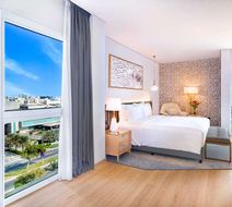 Radisson Blu Hotel & Resort, Corniche Room