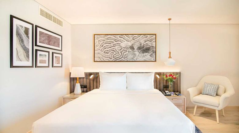 <b>Radisson Blu Hotel & Resort, Corniche Room</b>. Images powered by <a href="https://iceportal.shijigroup.com/" title="IcePortal" target="_blank">IcePortal</a>.