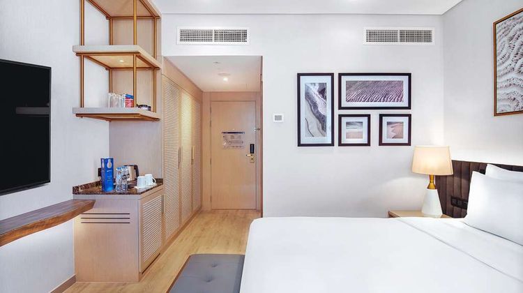 Radisson Blu Hotel & Resort, Corniche Room