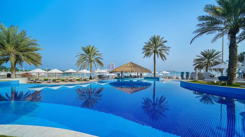 <b>Radisson Blu Hotel & Resort, Corniche Pool</b>. Images powered by <a href="https://iceportal.shijigroup.com/" title="IcePortal" target="_blank">IcePortal</a>.