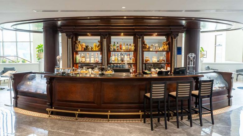 <b>Radisson Blu Hotel & Resort, Corniche Restaurant</b>. Images powered by <a href="https://iceportal.shijigroup.com/" title="IcePortal" target="_blank">IcePortal</a>.