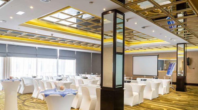 Radisson Blu Hotel & Resort, Corniche Meeting