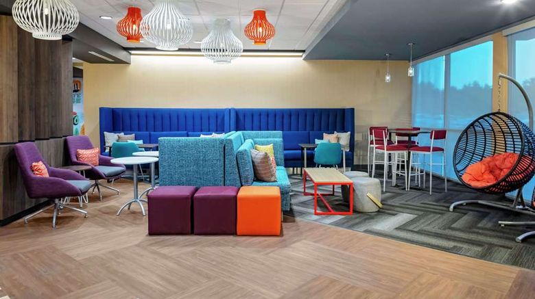<b>TRU by Hilton Crossett Lobby</b>. Images powered by <a href="https://iceportal.shijigroup.com/" title="IcePortal" target="_blank">IcePortal</a>.