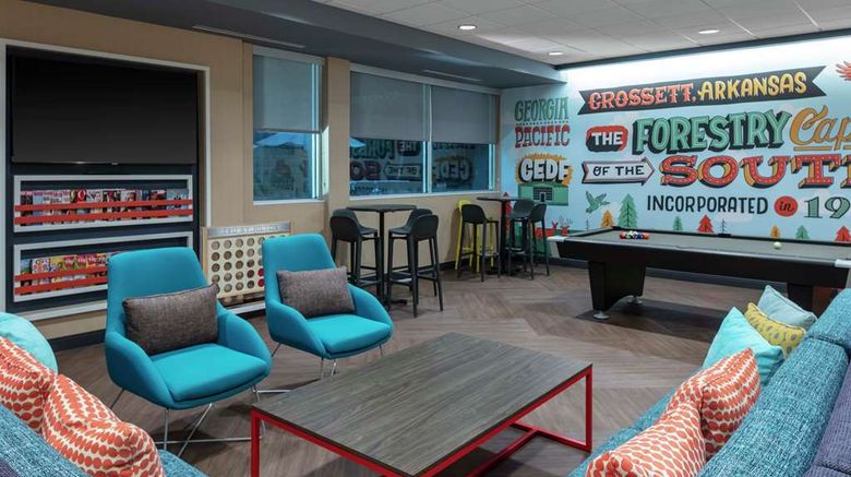 <b>TRU by Hilton Crossett Lobby</b>. Images powered by <a href="https://iceportal.shijigroup.com/" title="IcePortal" target="_blank">IcePortal</a>.
